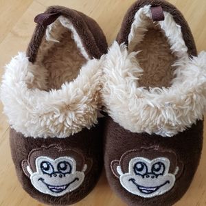 New baby slippers size 4